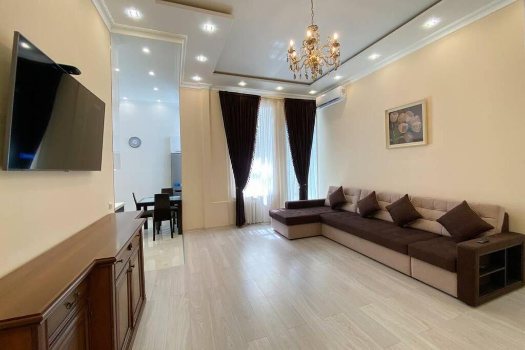 Comfortable Luxury Apartment With 3 Rooms. Center Heart Of Kiev Екстериор снимка