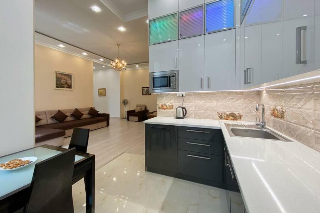Comfortable Luxury Apartment With 3 Rooms. Center Heart Of Kiev Екстериор снимка