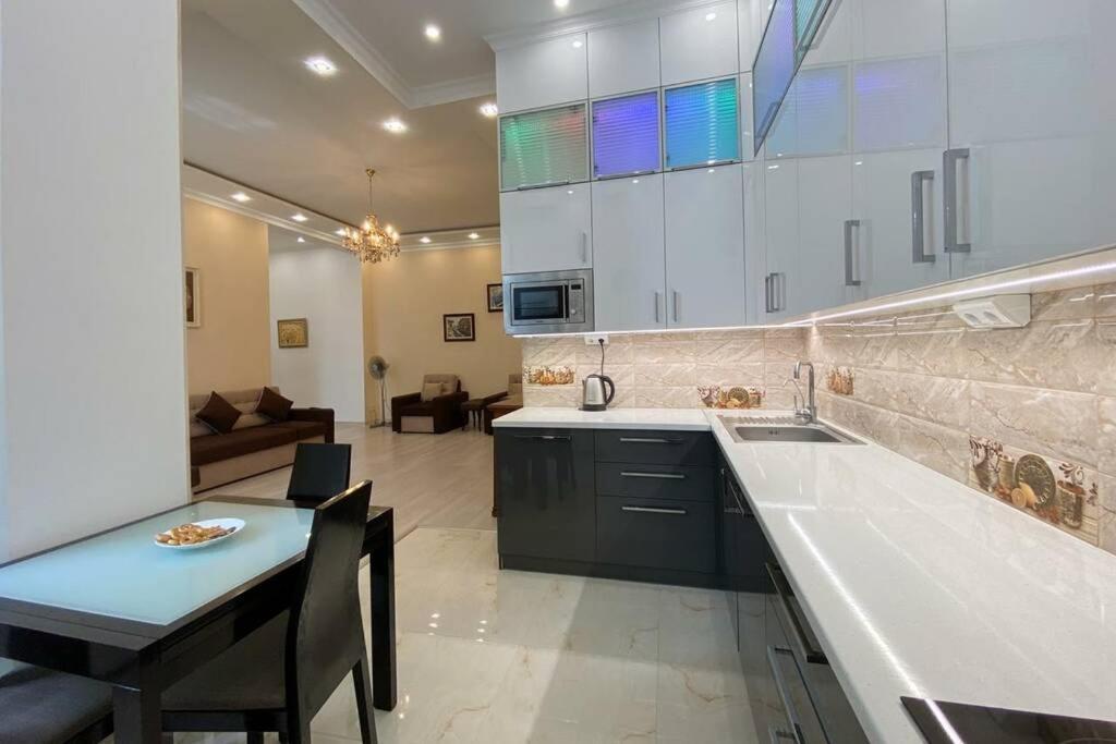 Comfortable Luxury Apartment With 3 Rooms. Center Heart Of Kiev Екстериор снимка