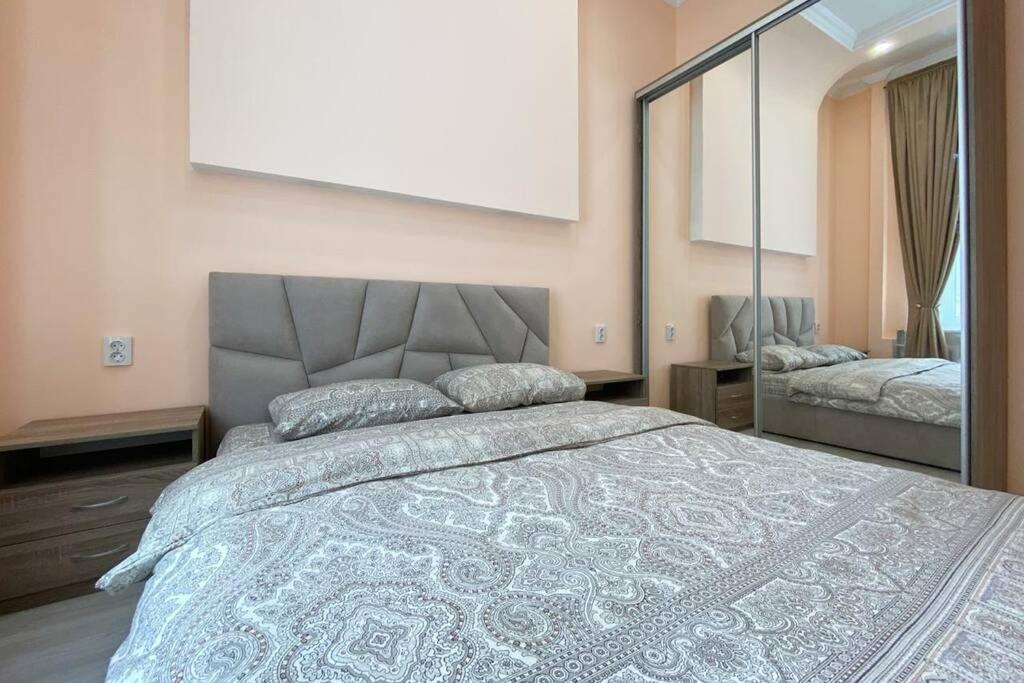 Comfortable Luxury Apartment With 3 Rooms. Center Heart Of Kiev Екстериор снимка