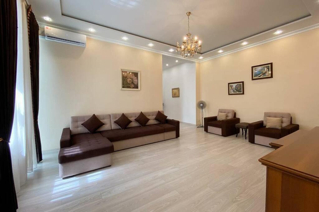 Comfortable Luxury Apartment With 3 Rooms. Center Heart Of Kiev Екстериор снимка