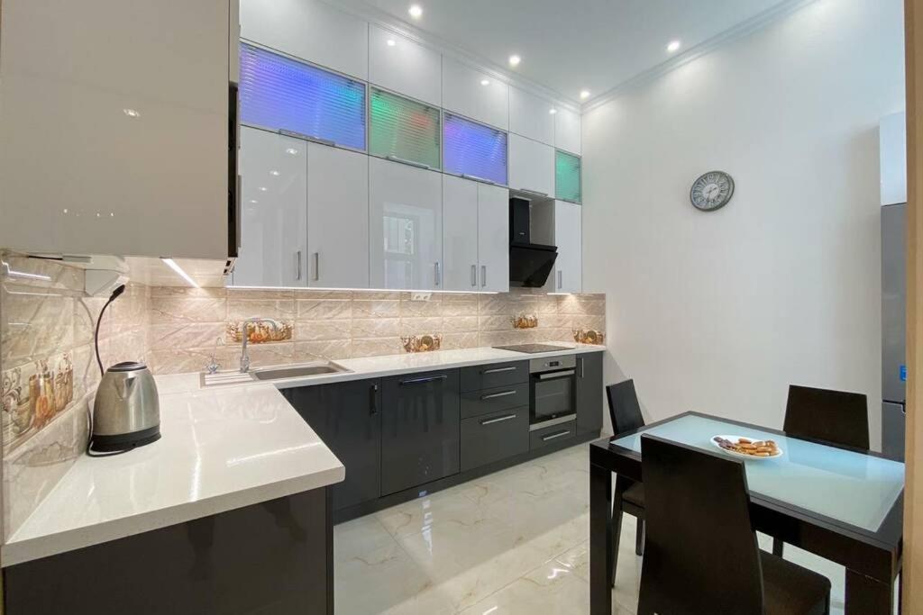 Comfortable Luxury Apartment With 3 Rooms. Center Heart Of Kiev Екстериор снимка